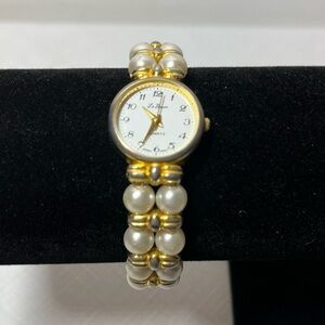 Vintage Le Baron women's watch gold-plated case double strand faux pearl band